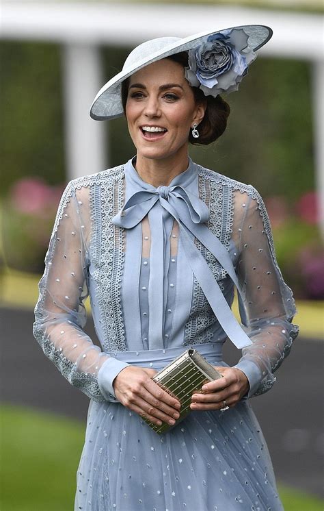 Zien De Mooiste Fotos Van Het Koningspaar Op Royal Ascot Blauw Bloed Duchess Of Cornwall