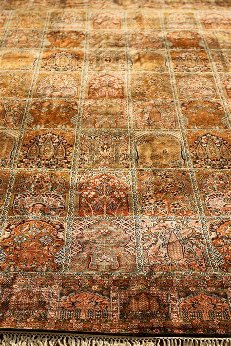 Geometric Design Pure Silk Rug Persian Lineage Design For Living And