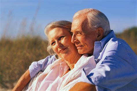 3 Daily Love Lessons From A Married Couple Of 67 Years Older Couple Poses Old Couples Older