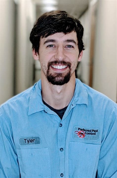 Des moines metro pest control specialist. Meet Our Team of Experts | Des Moines Pest Control Technicians