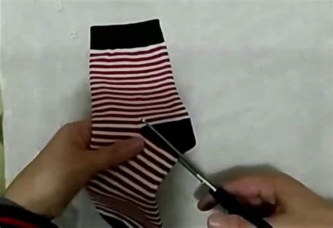 Comment Faire Un Tuto Sur Tik Tok - Voici Comment Fabriquer Une Poupée À Partir De Chaussettes… Un