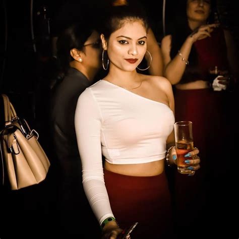 delhi nightclubs on instagram “delhi partying follow back delhinightclubs couples and