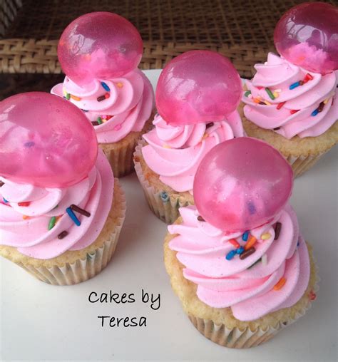 Bubble Gum Cupcakes Vanilla Confetti Cupcakes Topped With Bubble Gum