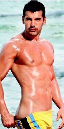 Shirtless Bollywood Men John Abraham S Sexy Swimsuit In Dostana