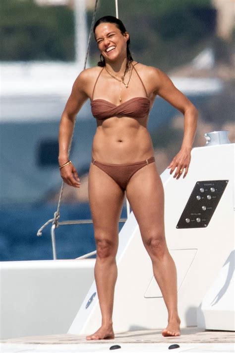 Michelle Rodriguez Shows Off Her Bikini Body On A Yacht In The Best My Xxx Hot Girl