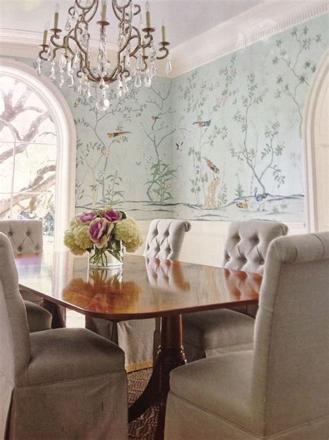 Elegant Dining Room Decor With Wallpaper