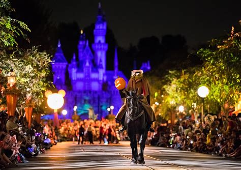 2016 Disneyland Halloween Party Recap Disney Tourist Blog