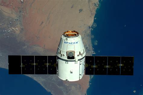 Spacex Dragon Capsule Returns To Earth Carrying 5400 Pounds Of Science