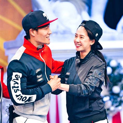 Sbs made the initial decision after kim jong kook and song ji hyo were after it was revealed that kim jong kook and song ji hyo were kicked off the show, rumors circulated that the remaining members were. Running Man Members Get Suspicious That Song Ji Hyo And ...