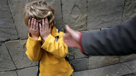 los niños son víctimas de la mitad de denuncias por agresión sexual en españa