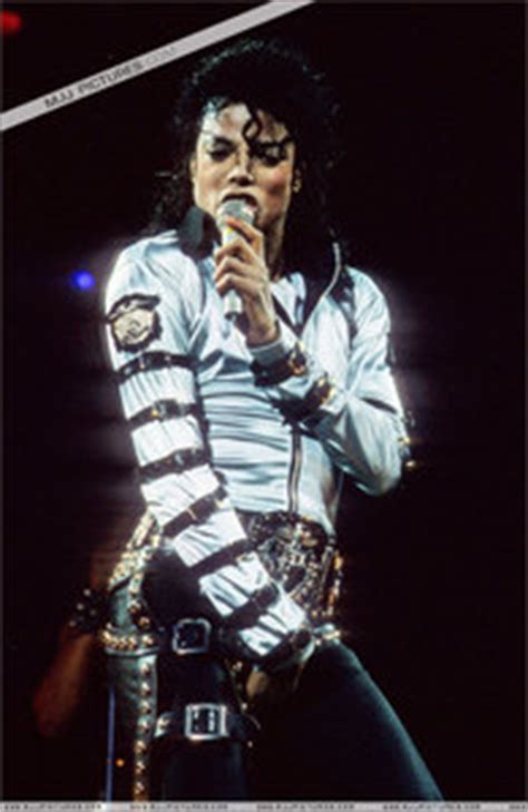 The official michael jackson twitter page. does anyone know why michael jackson grabbed his crotch ...