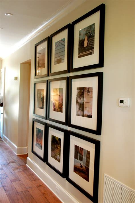 20 Hallway Picture Frame Arrangements