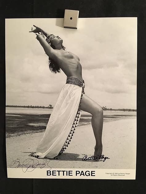 Bunny Yeager Original Hand Signed Photo Of Bettie Page Autograph Pin Up