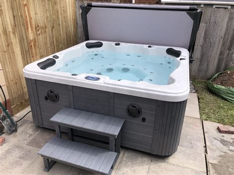 Refresh Hot Tubs Staffordshire Platinum Hot Tub Spa