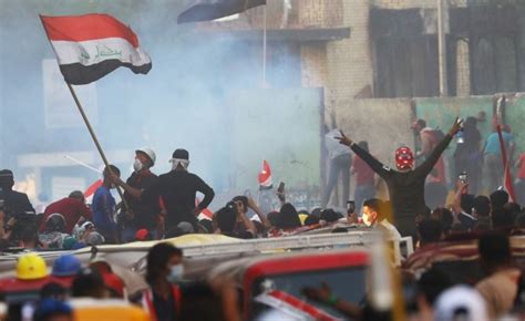 Iraq Protests Top Shia Cleric Gives Support To Protests Bbc News