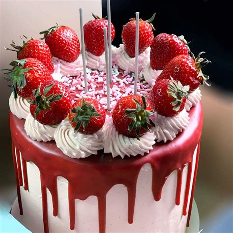 Food Cakes Cupcake Cakes Cupcakes Strawberry Birthday Cake Strawberry Cakes Strawberry Jam