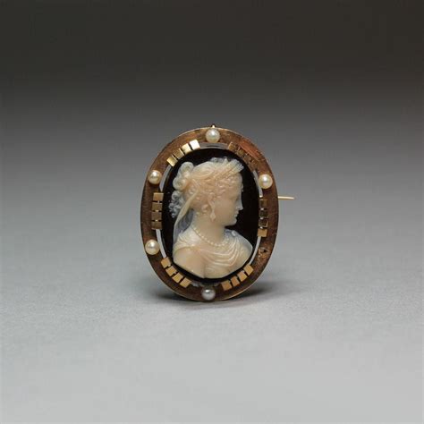 Fine Gold Mounted Cameo Brooch Bada