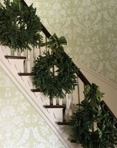 Maybe you would like to learn more about one of these? Stunning Christmas Staircase Decoration Ideas to Try This ...