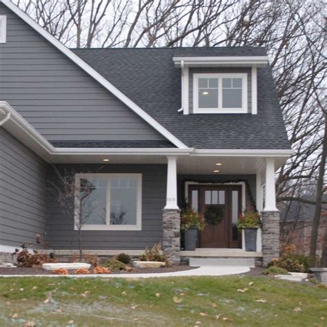 15 What Color Roof With Dark Gray Siding Gray House Exterior