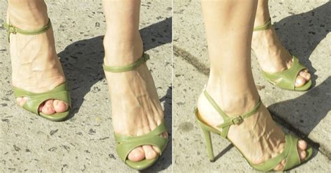 Sarah Jessica Parker Shows Off Deformed Feet In Sjp Anna