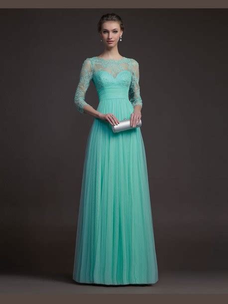 ADD GLAMOUR TO THE OCCASSION BY BEAUTIFUL EVENING DRESSES