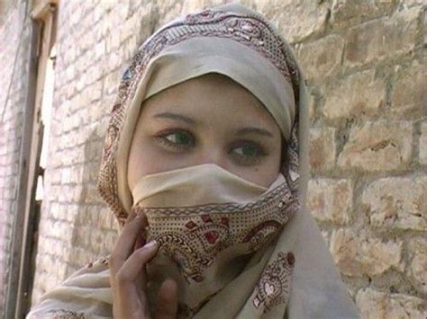 Asia Afghani Pathan Girl With Green Eyes Pakistan Girl With Green