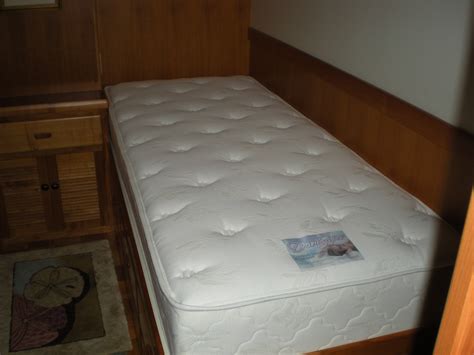 The reason is, bunk beds are uniquely compared compare to traditional setup so selecting a mattress can be a slightly difficult and different process than a normal. Toy Hauler Bunk Bed Mattress | Wow Blog