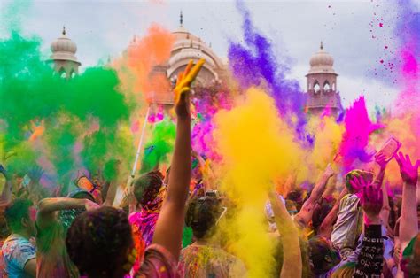 13 Fun Ideas For Holi Celebrations In Office Extramile