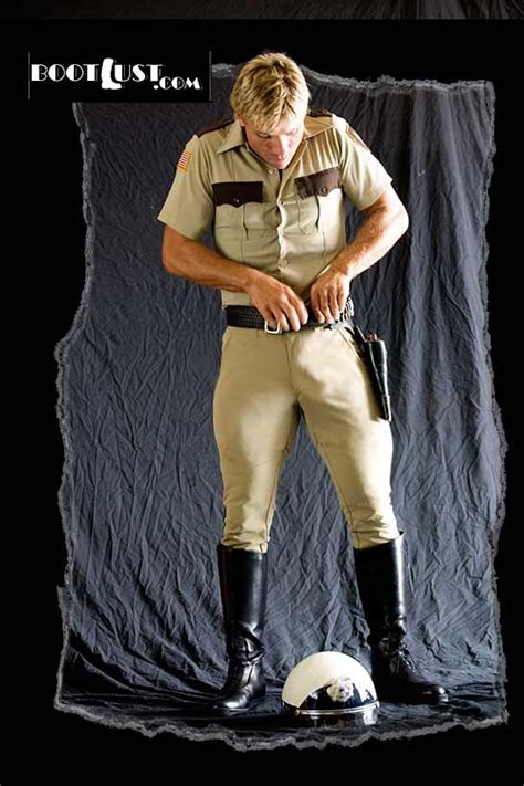 Kerry Von Rath Hot Cop Cuff Me 🙆🏼‍♂️👮‍♂️ Men In Uniform Hot Cops