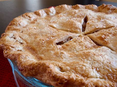 This pie crust is buttery, flaky and the great thing about this pie crust is that is so versatile, it's perfect for both savory or sweet pies. Double Crust Apple Pie - Handle the Heat