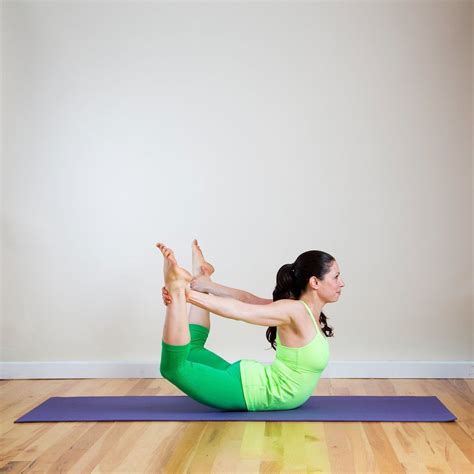 Later Love Handles 13 Minute Yoga Sequence To Trim Down Your Tummy