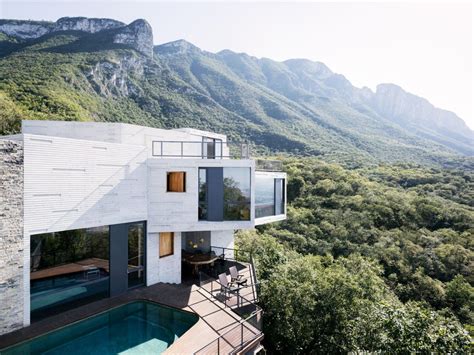 15 Gorgeous Concrete Houses With Unexpected Designs