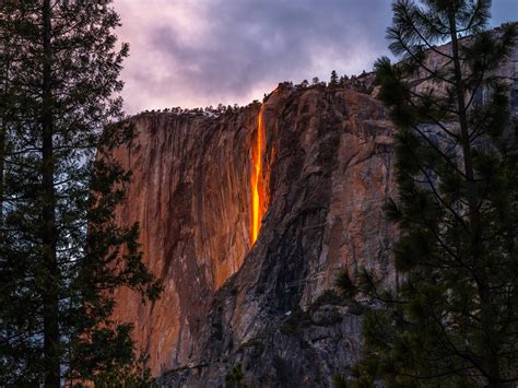 Epic Firefalls Yosemite Firefall Yosemite National Park Horsetail