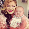 Kelly Clarkson's Daughter, River, Is Growing Up! Picture | Hollywood's ...
