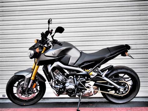 The led license plate light is very nice which most fender eliminators that are more. Yamaha FZ-09 (2014-2016) Fender Eliminator - Vagabond ...