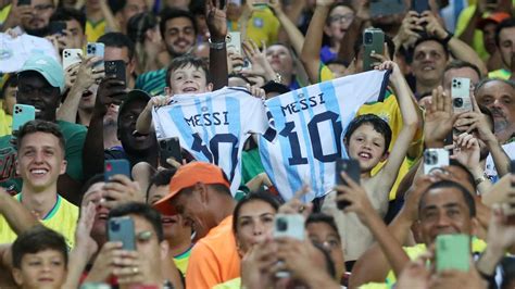 incidentes en la previa del partido con brasil la policía reprimió a los hinchas argentinos y