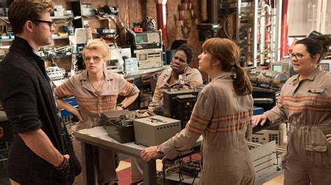 Ghostbusters Reviews Prove The Reboots Point About Sexism Teen Vogue