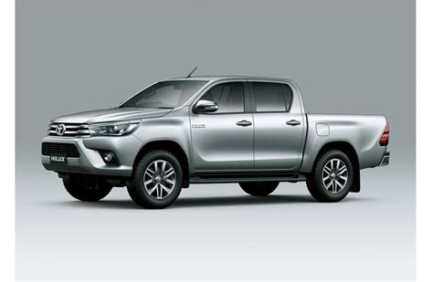 New Toyota Hilux 2022 27l Single Cab Glx 4x4 Photos Prices And Specs
