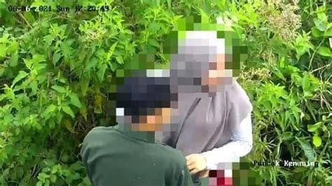 Viral Video Kebun Teh Kemuning Pasangan Muda Mudi Asik Bermesraan