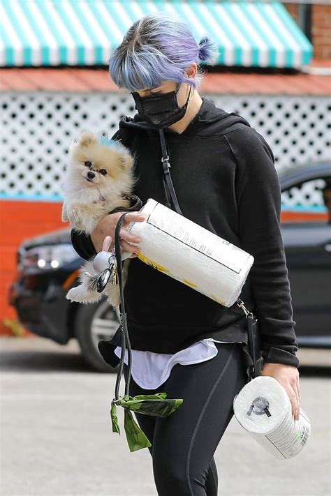 kelly osbourne spotted with her pooch in los angeles 11 gotceleb