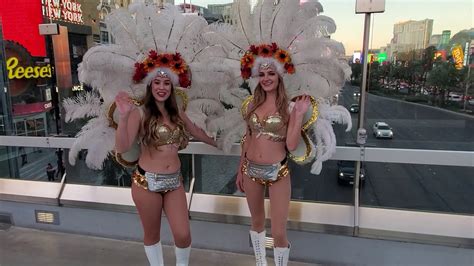 Las Vegas Showgirls On Vegas Strip Youtube