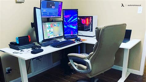 Best Gaming Desks For Multiple Monitors In 2023