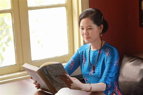 Nữ Họa Sỹ Việt Nam Nguyễn Thị Kim Đức Gặp Gỡ Giao Lưu Văn Hoá Nghệ Thuật ở Xứ Kim Chi