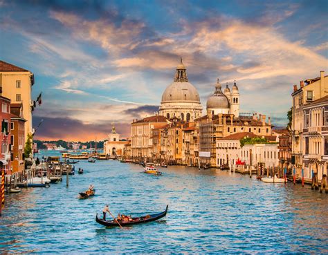 Stylish Bloom Has Stunning Views Across The Glorious Venice The