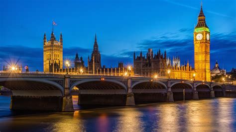 London At Night Houses Of Parliament And Big Ben England Uk