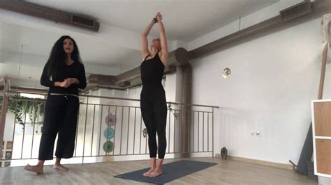 Ashtanga Vinyasa Yoga για αρχάριους μέχρι τη μέση της πρώτης σειράς