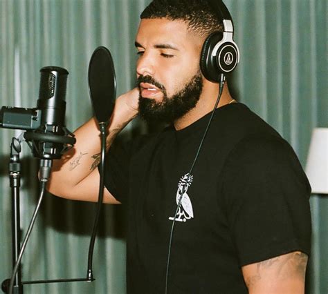 What Mic Is Drake Using Pic Inside Rrecording