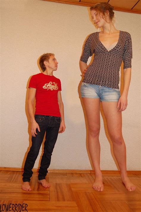 Tall Baltic Woman Compare By Lowerrider On Deviantart Women Women Tall Women Bermuda Shorts