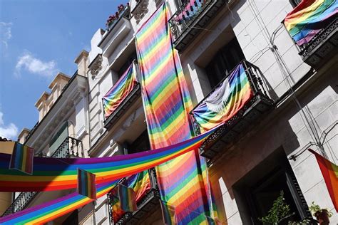 España ha celebrado más de bodas entre parejas del mismo sexo desde la aprobación de la