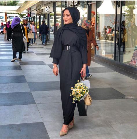 Basic Black Hijab Outfit Ideas Zahrah Rose Elbise Islami Moda Ünlüler